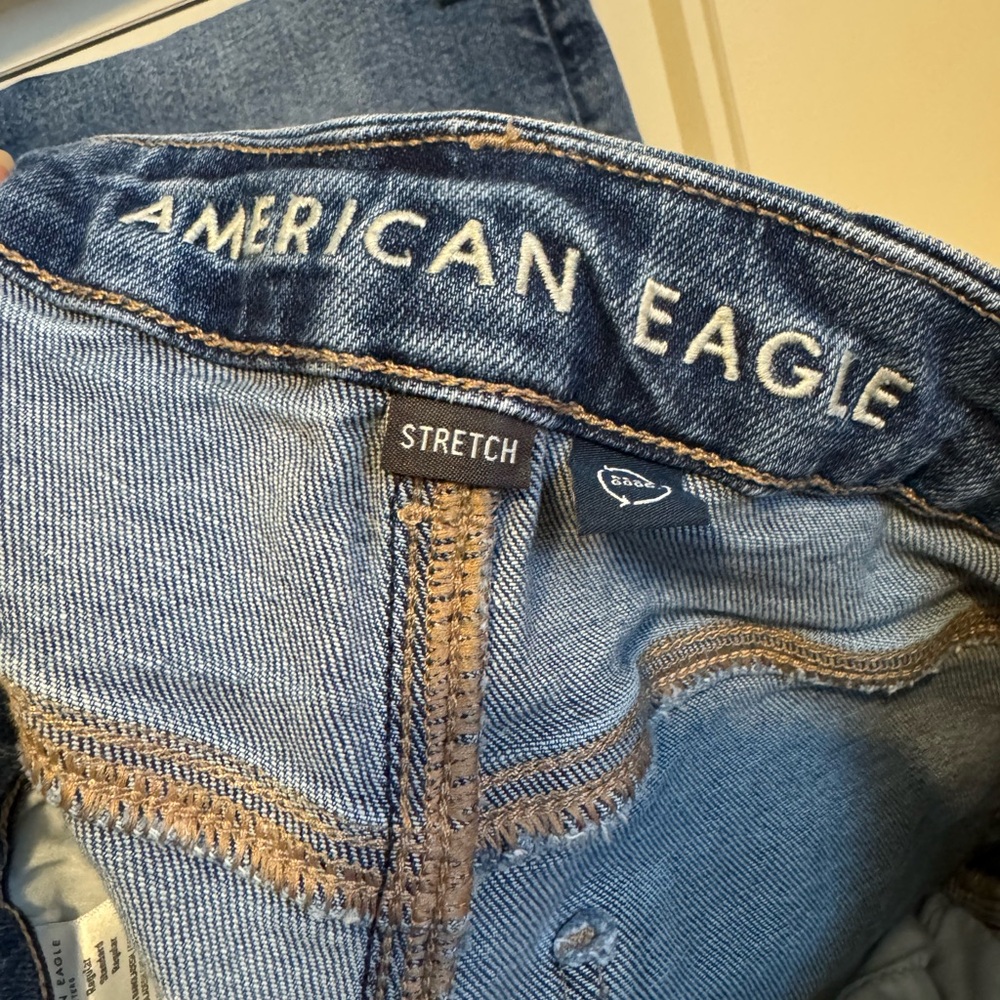 American Eagle Outfitters Stretch Curvy Mom Jeans High Rise - Picture 3 of 4